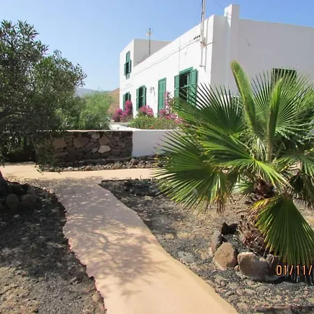 Villa Las Casitas De Femes Sleeps 4 Pool T691328 Uga